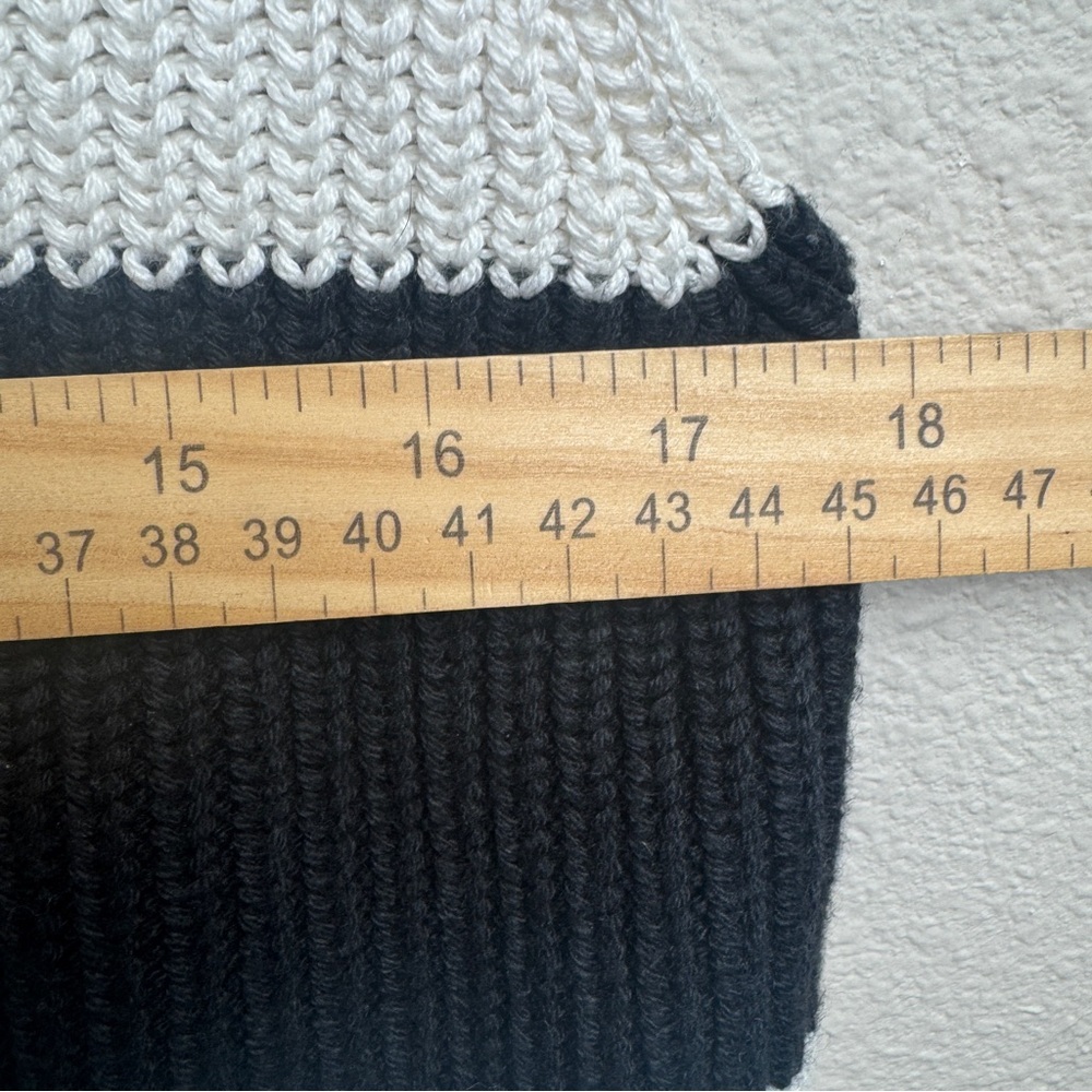 Abercrombie & Fitch Sweater Vest Size X Small - Picture 3 of 7